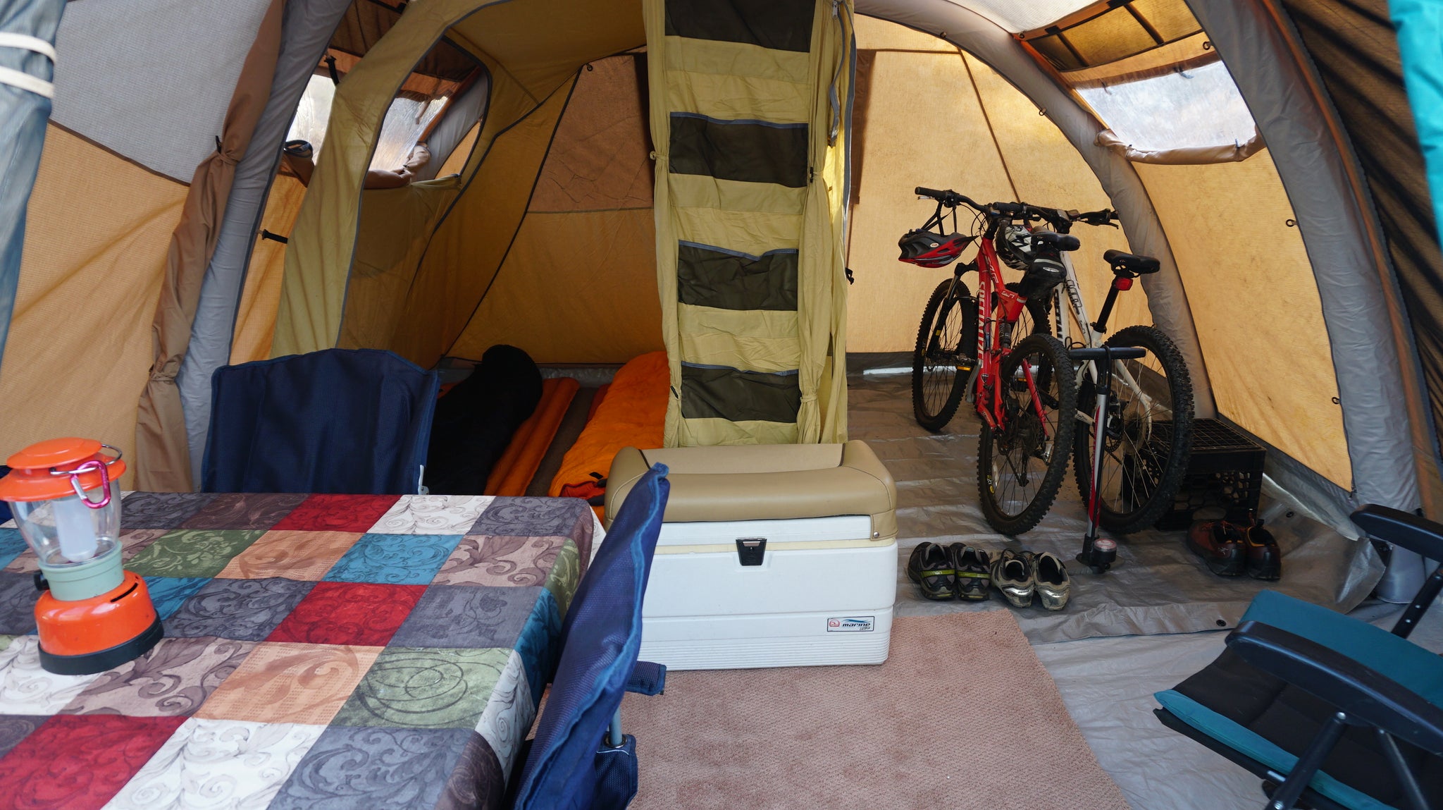 camping set with tent BOBCAT 500 Premium Family Camping Tent